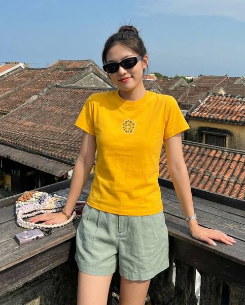 Tay ngắn nữ